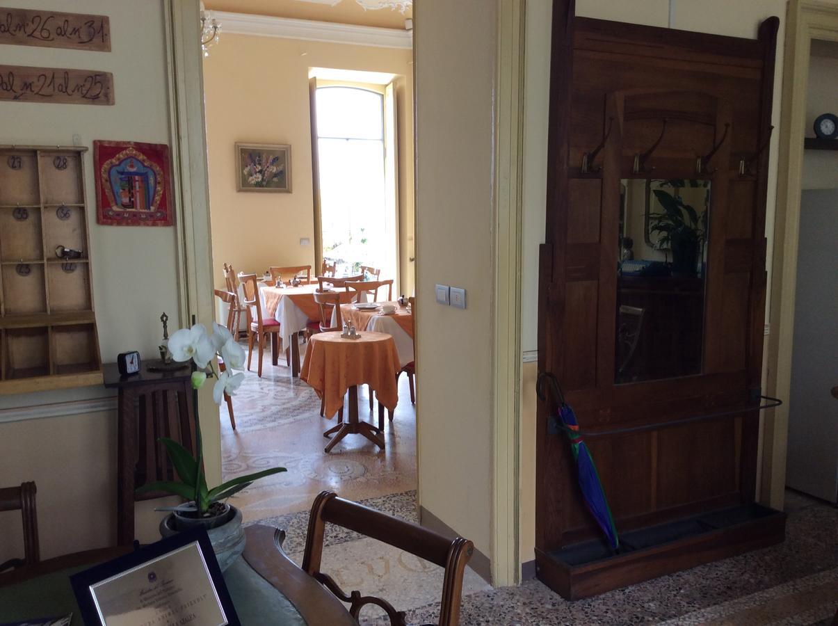 Hotel Villa Della Quercia Verbania Exterior foto
